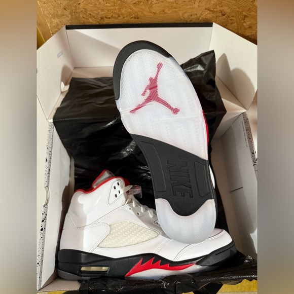 Air Jordan 5 Retro 'White Fire Red' - Picture 7 of 9